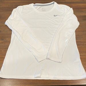 Women’s longsleeve dry fit white Nike shirt large